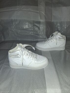Nike Air Force 1 Hi-Top Sneakers Women 7.5 Men 6